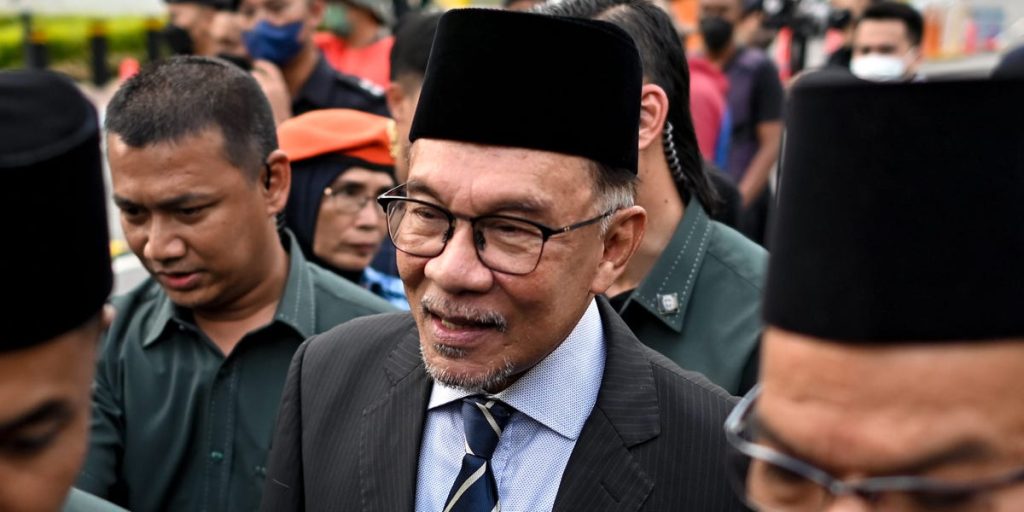 Anwar Ibrahim Lastly Turns Into Malaysia's Prime Minister - News Anyway