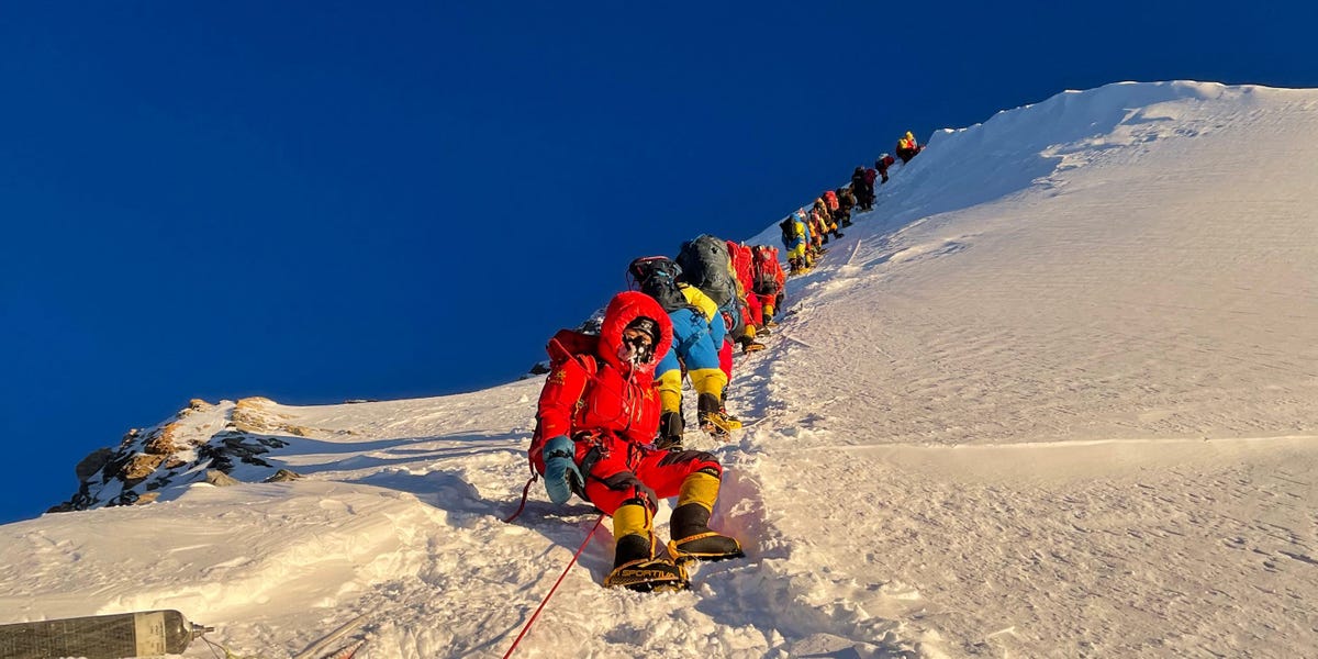 Dead Bodies Remain On Mount Everest Because It S Dangerous To Get Them   6398b6da06e8f00019b8ba43 